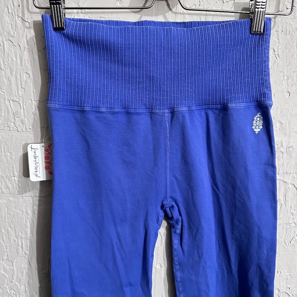 NWT FREE PEOPLE MOVEMENT High-Rise 7/8 Length Good Karma Leggings SIZE M/L - Picture 6 of 9